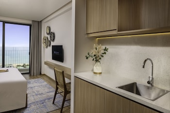 wyndham hoi an royal beachfront resort