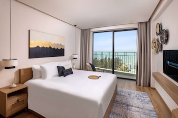 wyndham hoi an royal beachfront resort