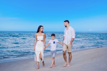 wyndham hoi an royal beachfront resort