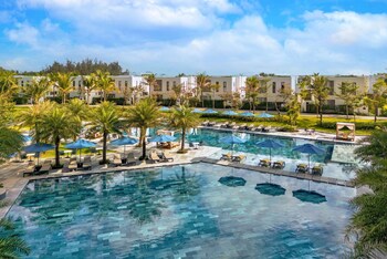 wyndham hoi an royal beachfront resort