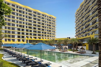 wyndham hoi an royal beachfront resort