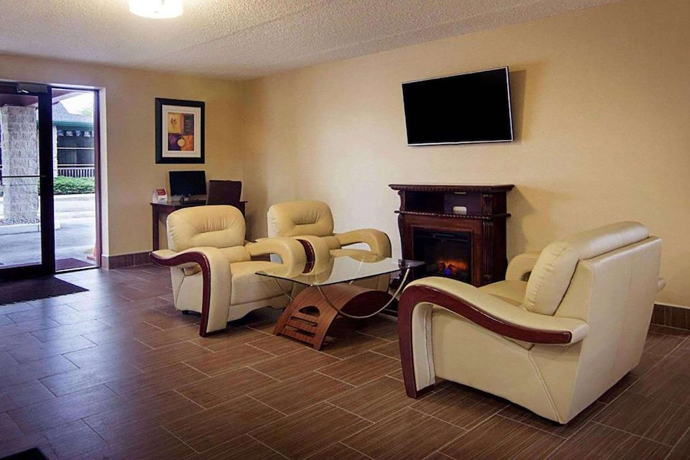 super 8 by wyndham sturtevant racine