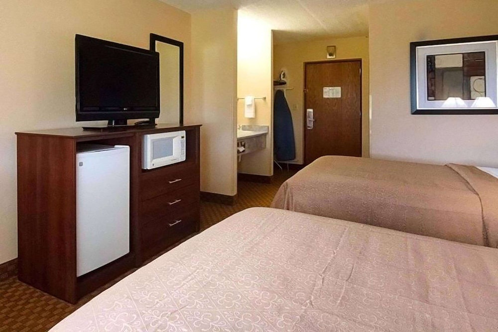 super 8 by wyndham sturtevant racine