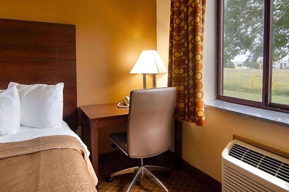 super 8 by wyndham sturtevant racine