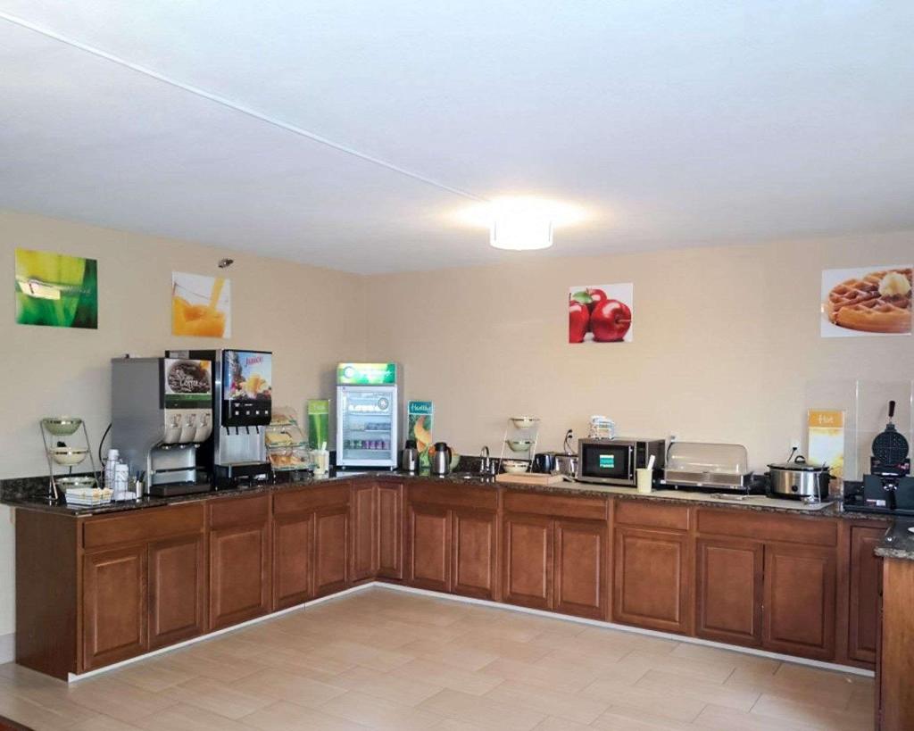 super 8 by wyndham sturtevant racine