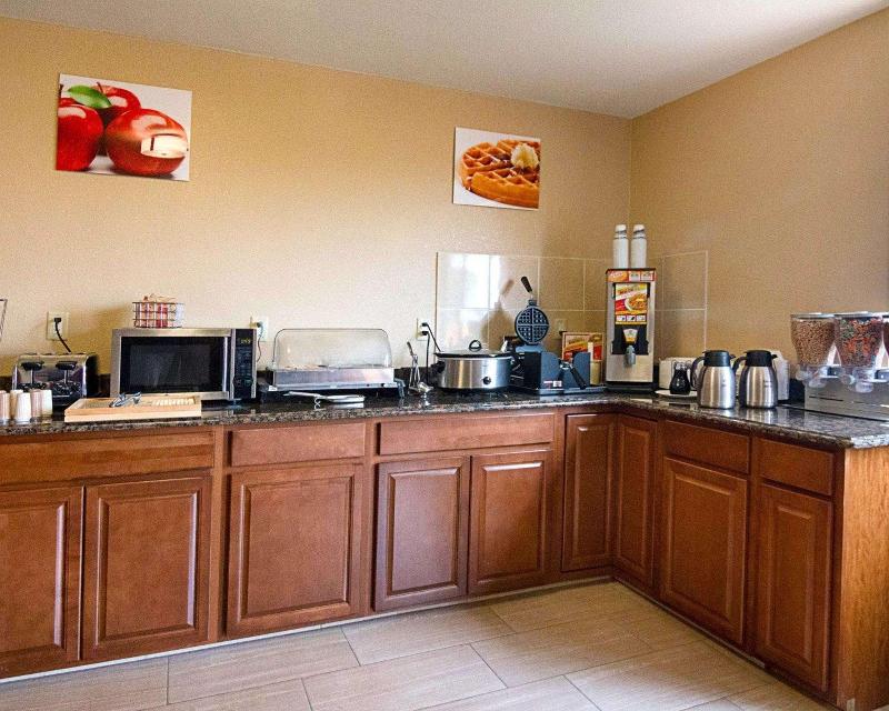 super 8 by wyndham sturtevant racine