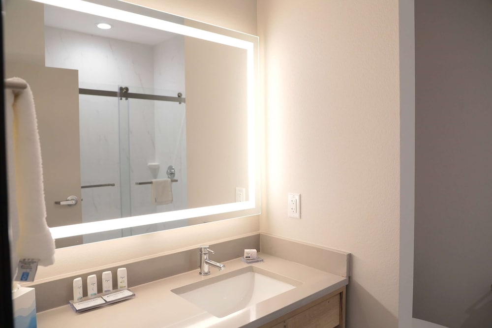 the elm a ramada by wyndham