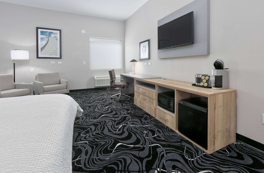 the elm a ramada by wyndham