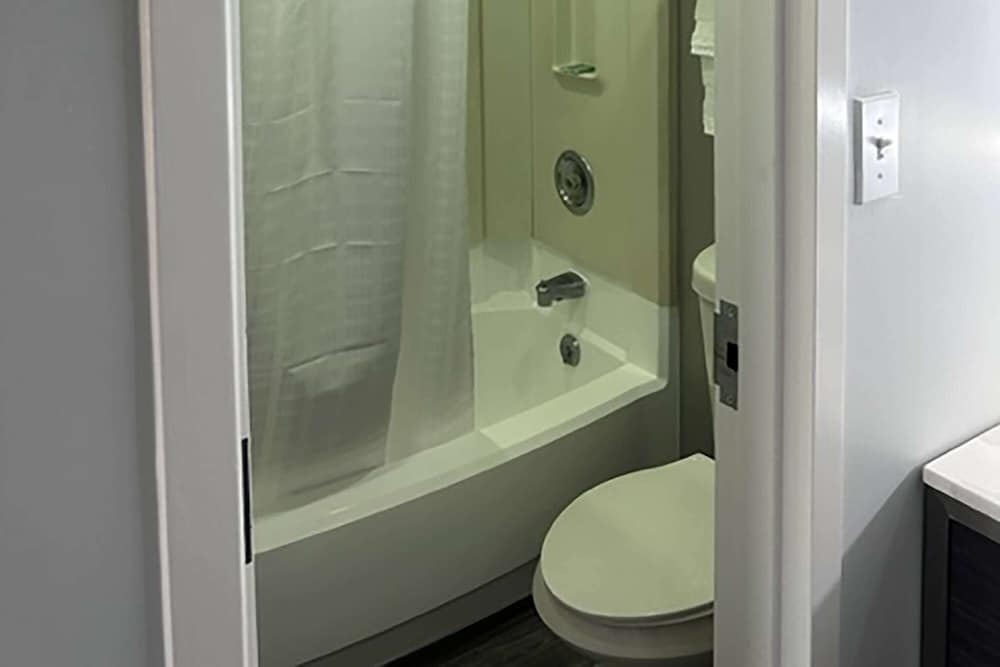 super 8 by wyndham baltimore northwest