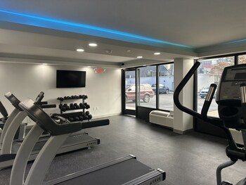 super 8 by wyndham baltimore northwest