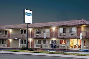 baymont by wyndham coalinga