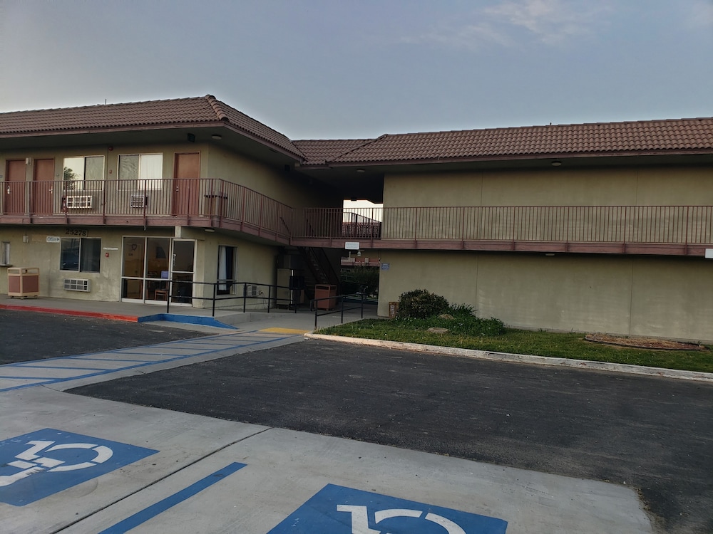 baymont by wyndham coalinga