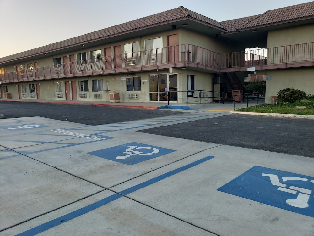 baymont by wyndham coalinga