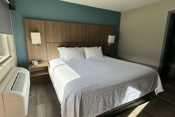 baymont by wyndham coalinga