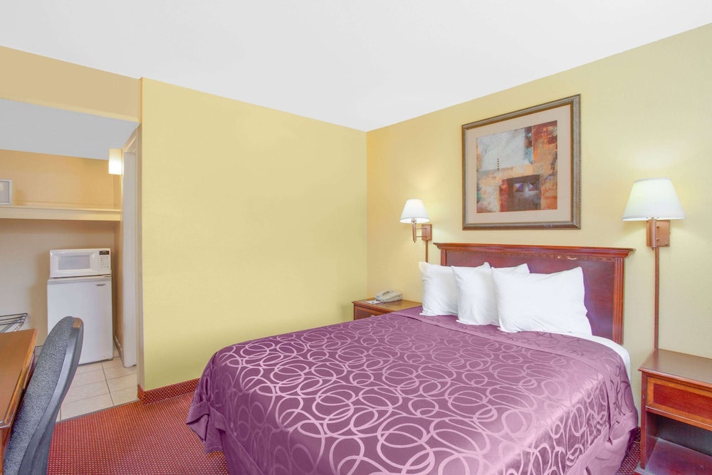 baymont by wyndham coalinga