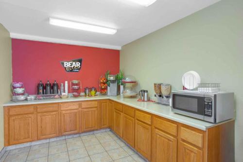 baymont by wyndham coalinga