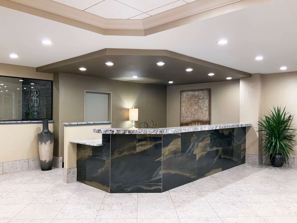 doubletree by hilton madison downtown