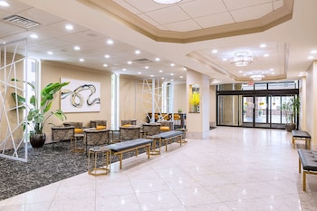 Doubletree By Hilton Madison Downtown,Dane County Regional Airport>>Dane,4 star