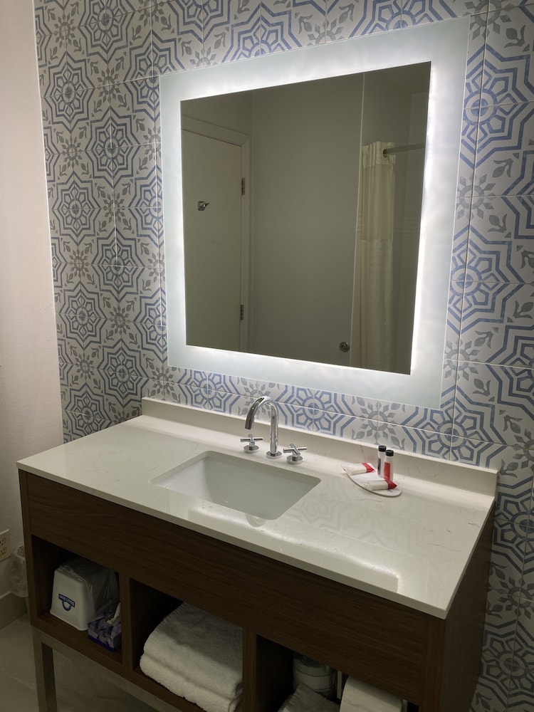 days inn and suites by wyndham norcross