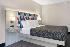 days inn and suites by wyndham norcross