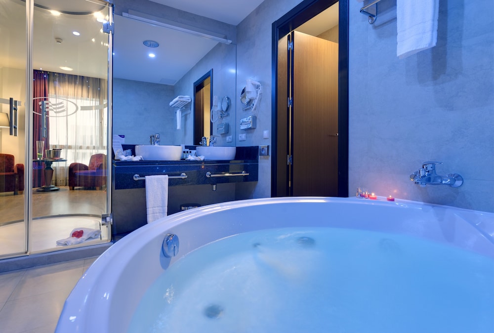 crowne plaza madrid airport by ihg