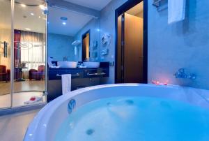crowne plaza madrid airport by ihg