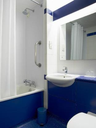 Travelodge London Central City Road Hotel,Hackney>>City Of London,2 star