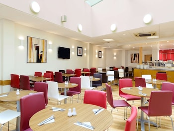 travelodge london central city road hotel