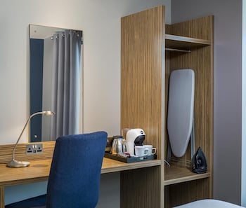 travelodge london central city road hotel