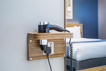 travelodge london central city road hotel