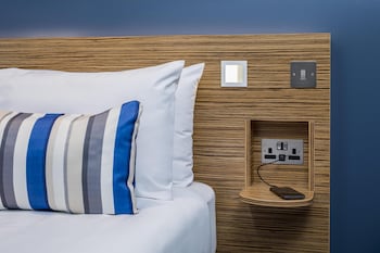 travelodge london central city road hotel