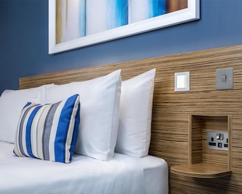 travelodge london central city road hotel