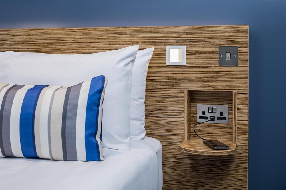 travelodge london central city road hotel
