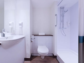 travelodge london central city road hotel