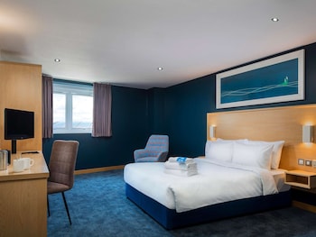 travelodge london central city road hotel