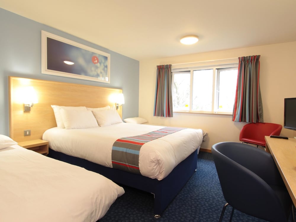 travelodge london central city road hotel