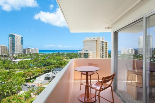 romer waikiki at the ambassador