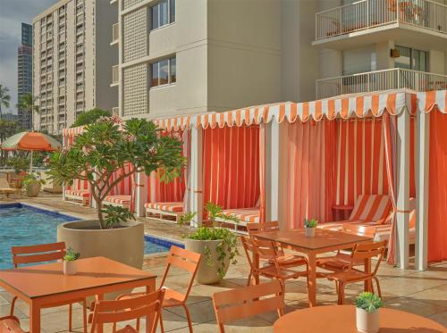 romer waikiki at the ambassador