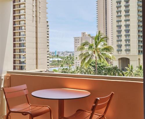 romer waikiki at the ambassador