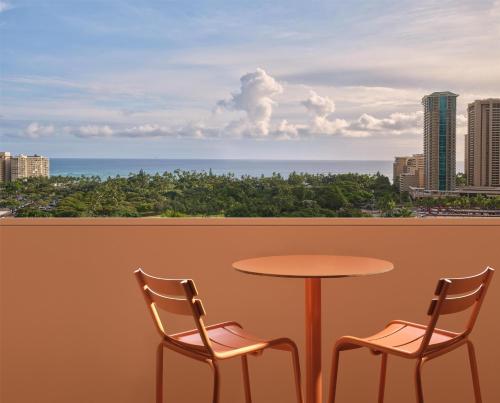 romer waikiki at the ambassador