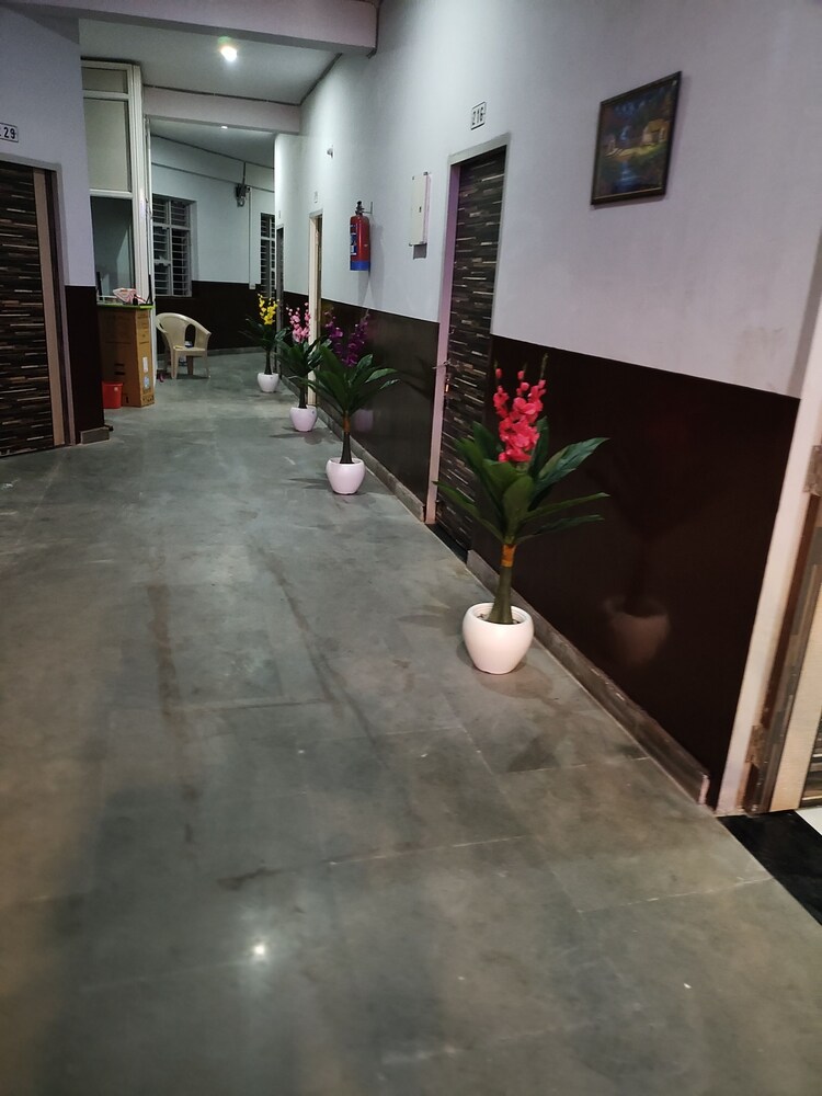 Vrindavan Hotel,India>>Mathura,3 star