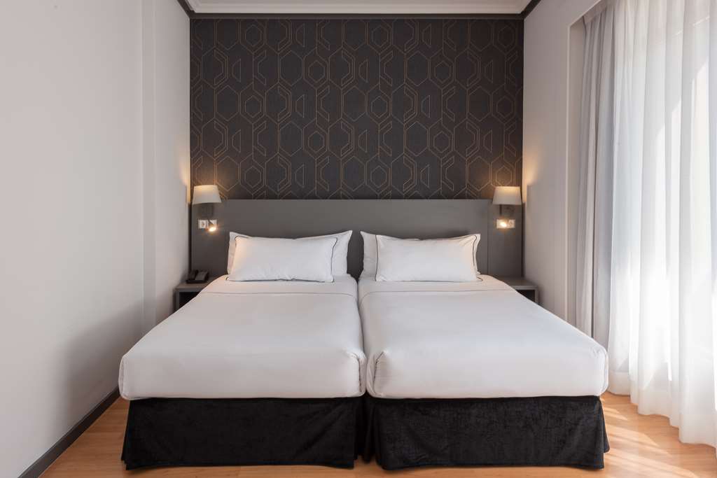 hotel madrid plaza espana affiliated by melia