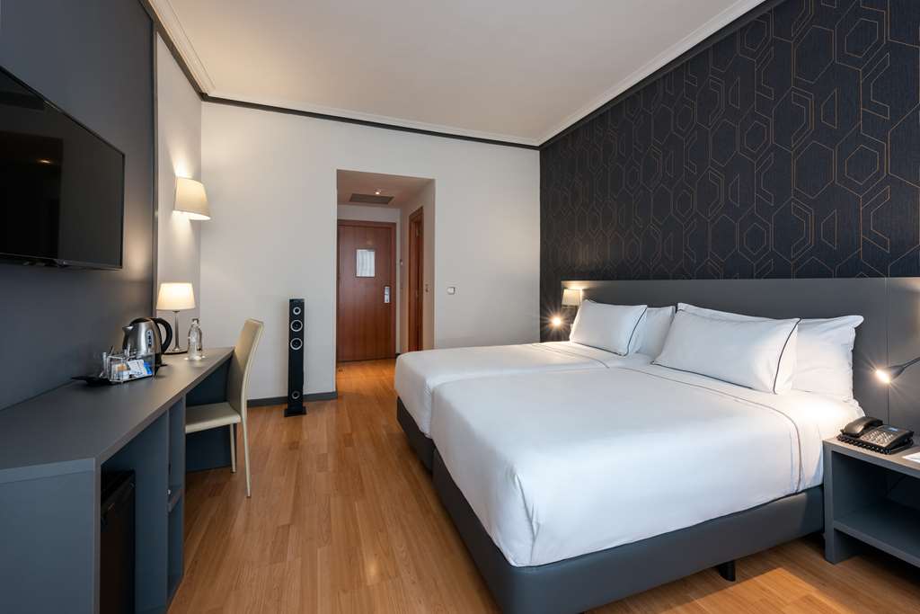 hotel madrid plaza espana affiliated by melia