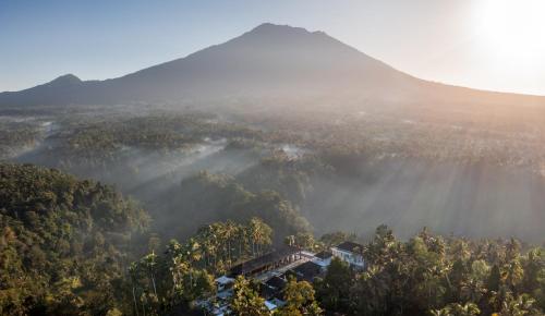Tapa Agung View,Indonesia>>Rendang,3 star