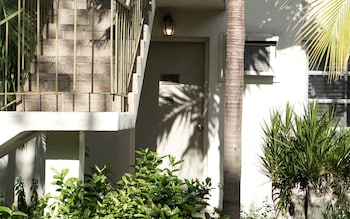Freeport Resort & Club,Rum Cay Drive & Spy Walk,3 star