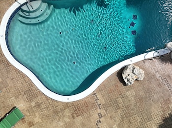 Freeport Resort & Club,Rum Cay Drive & Spy Walk,3 star