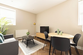 Plymouth By Charles Hope,South Hams>>Plymouth,0 star