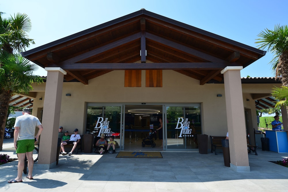 Villaggio Camping Bella Italia,,4 star
