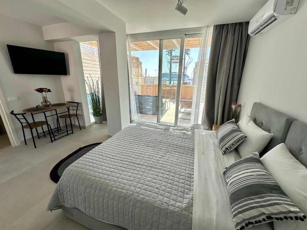 amina apartments