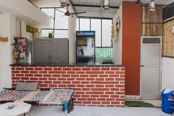 Ooh Hostler Jaipur,India>>Jaipur,2 star